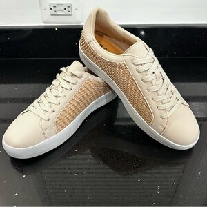 NIB Natural Reflections Classic Woven Sneakers Cream Tan Size 11 Coastal